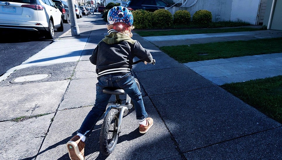 Waar moet je op letten bij een kinderhelm?